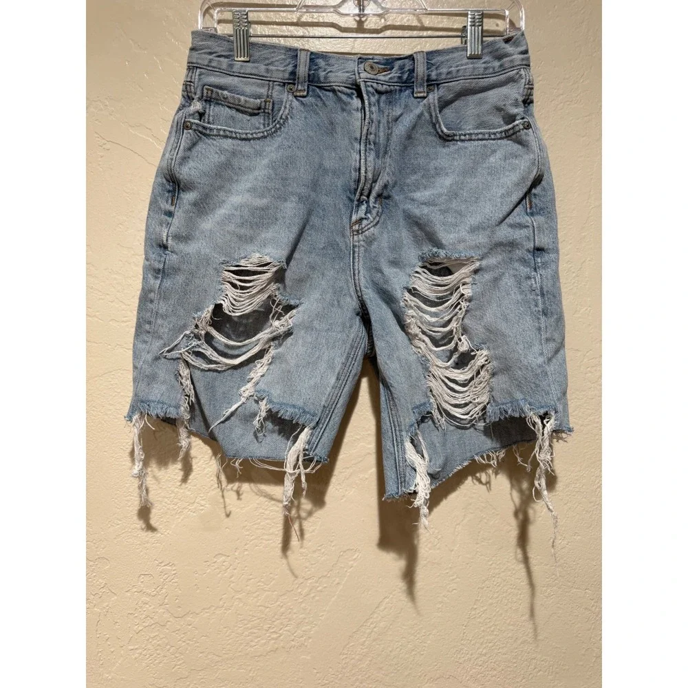 American Eagle Distressed Denim Shorts Light Wash High Rise Raw Hem Size 8